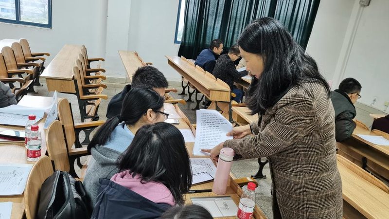 成人高考文凭，开启公务员之路的钥匙？**